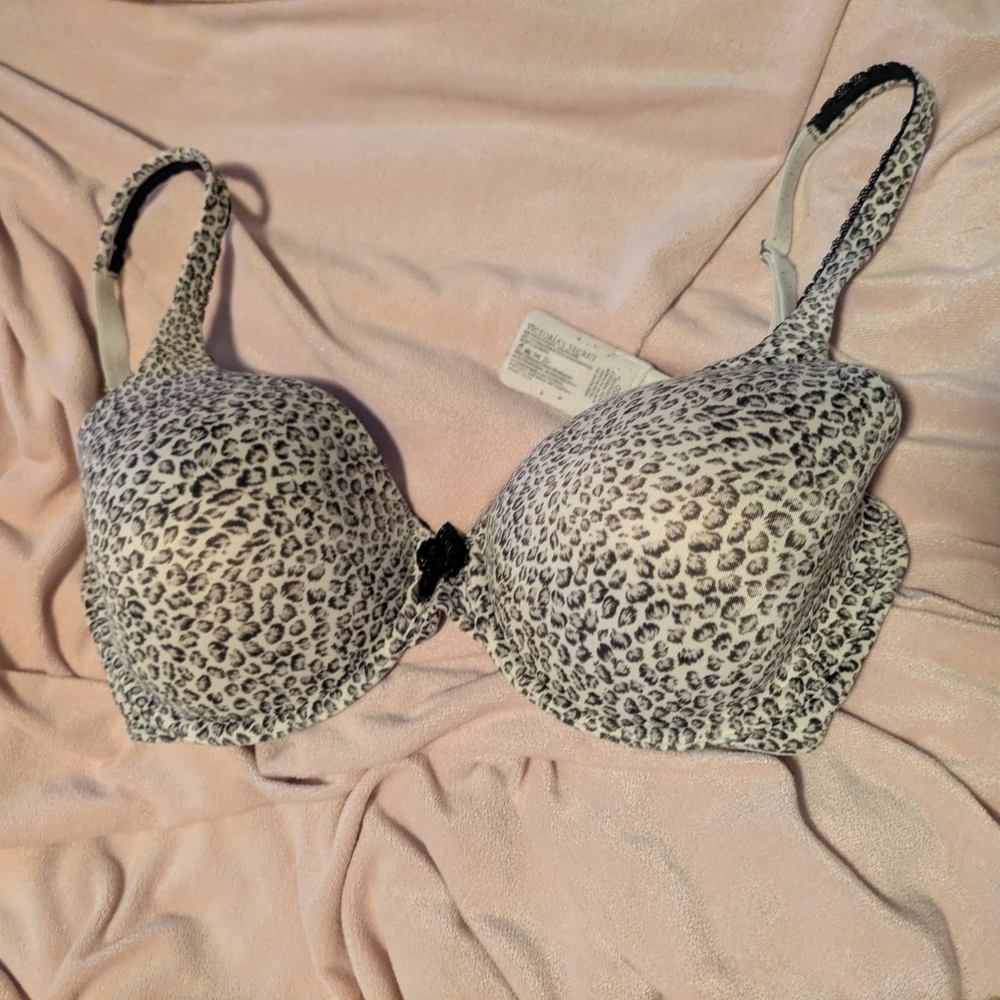 Victoria's Secret - Lined Perfect Coverage Black and White Leopard Bra